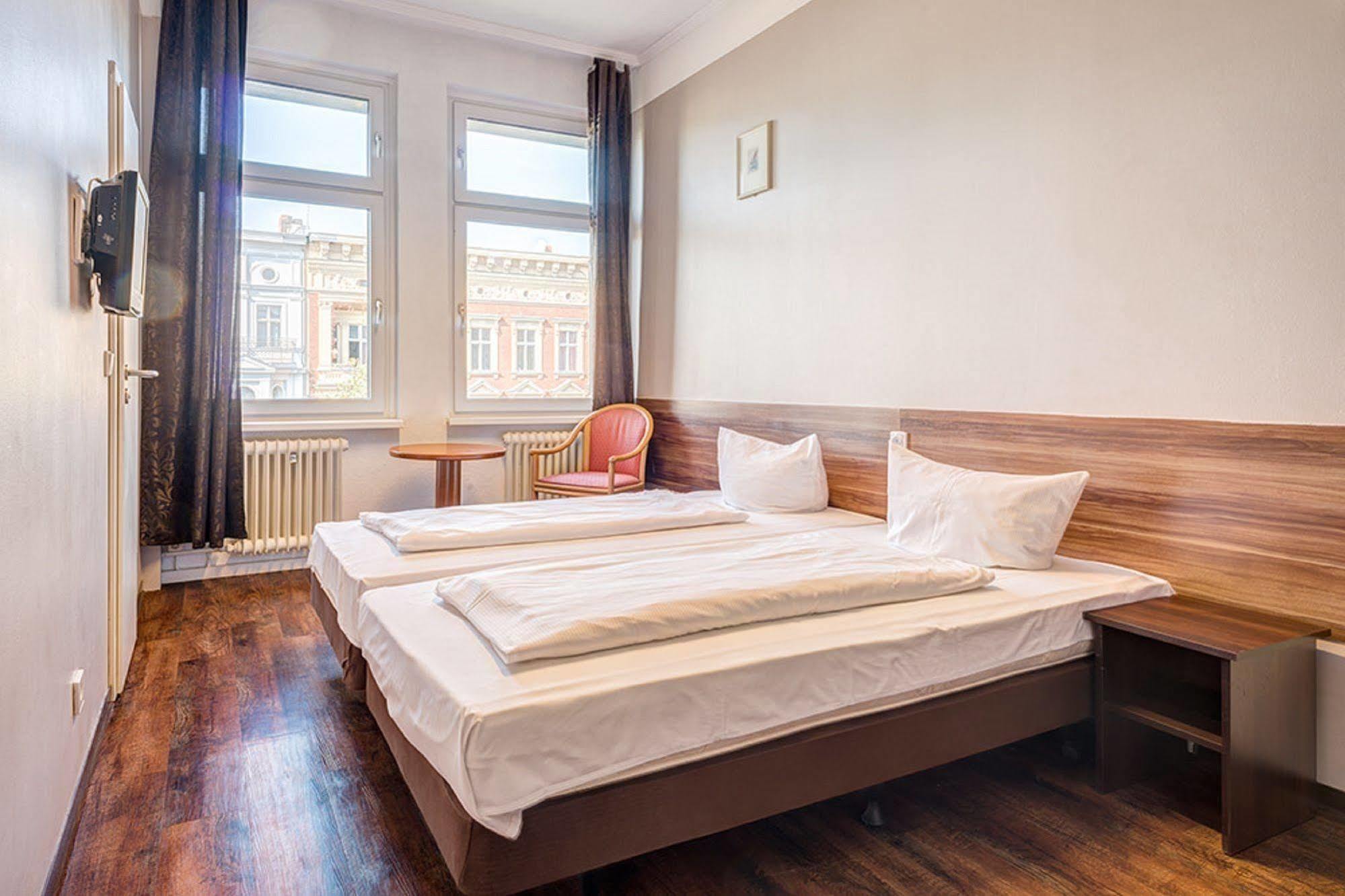 Potsdamer Inn Berlin Exterior photo